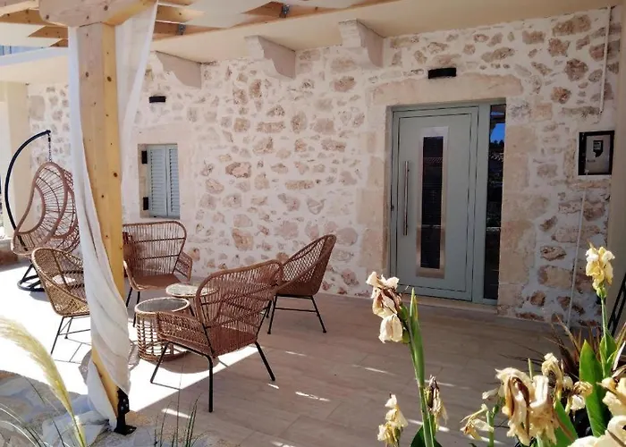 Mangata Private Pool *